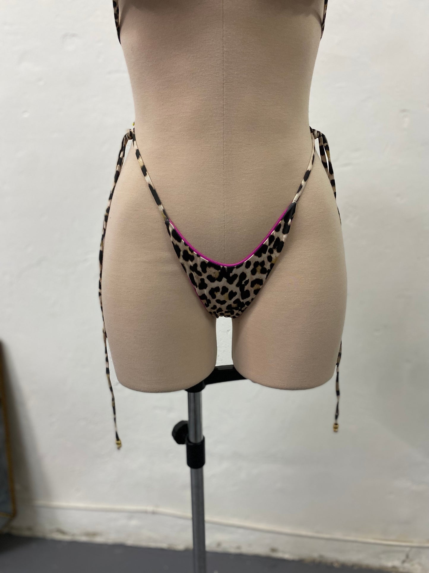 BIKINI TANGA TIRAS FELINA